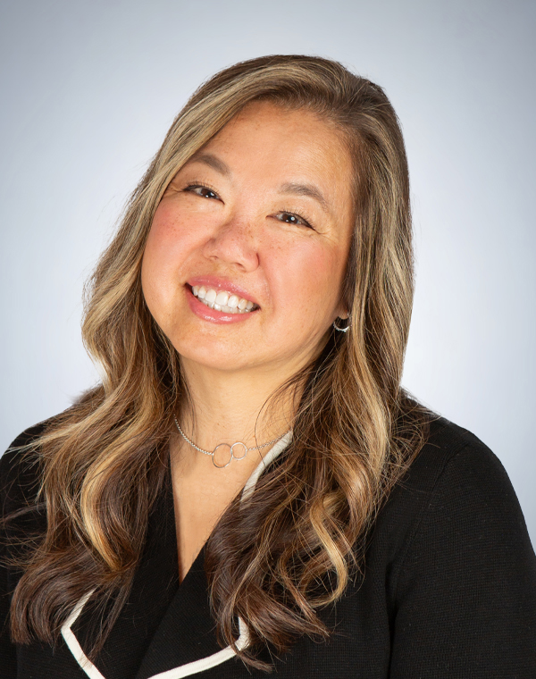 Raun_Brobeck E woman in black blazer